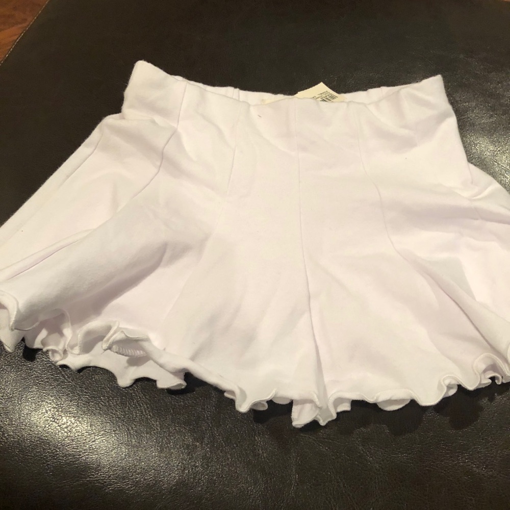 White pleated and ruffled skort NWT size 4